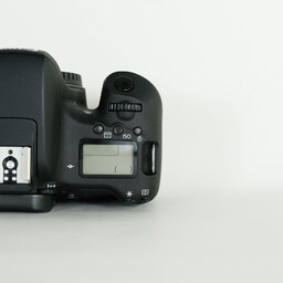 Canon EOS 8000D Canon EOS 8000D