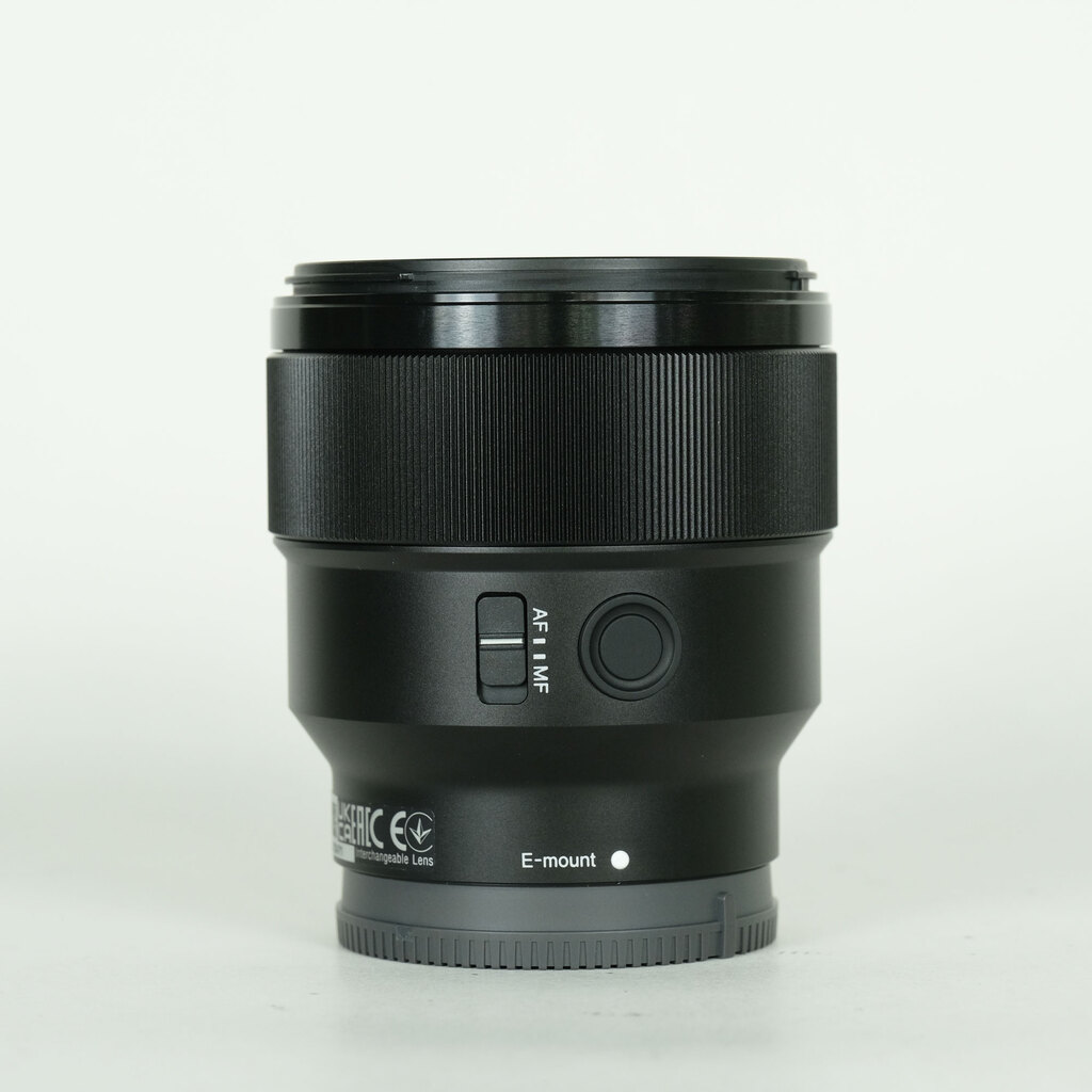 SONY FE 85mm F1.8 SEL85F18の出品 | ONE SCENE（ワンシーン）