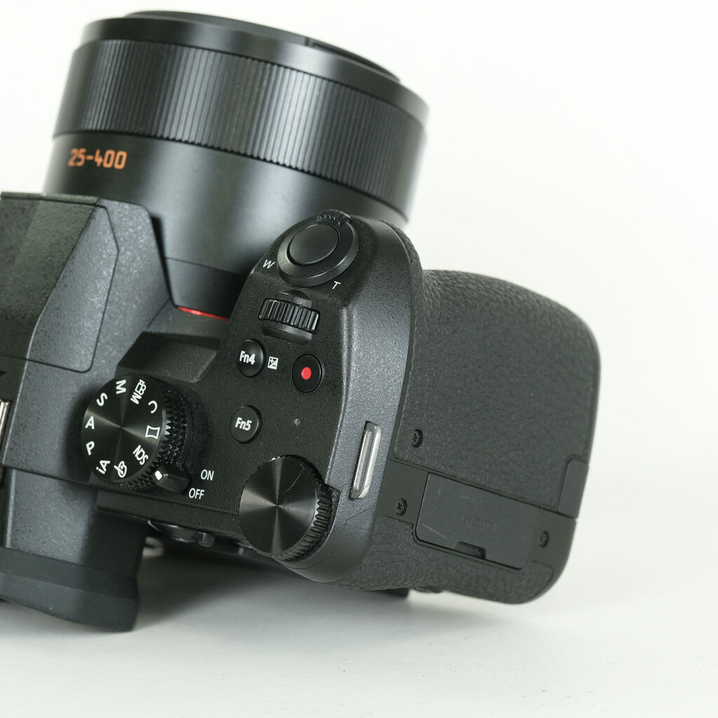 Panasonic LUMIX DC-FZ1000M2