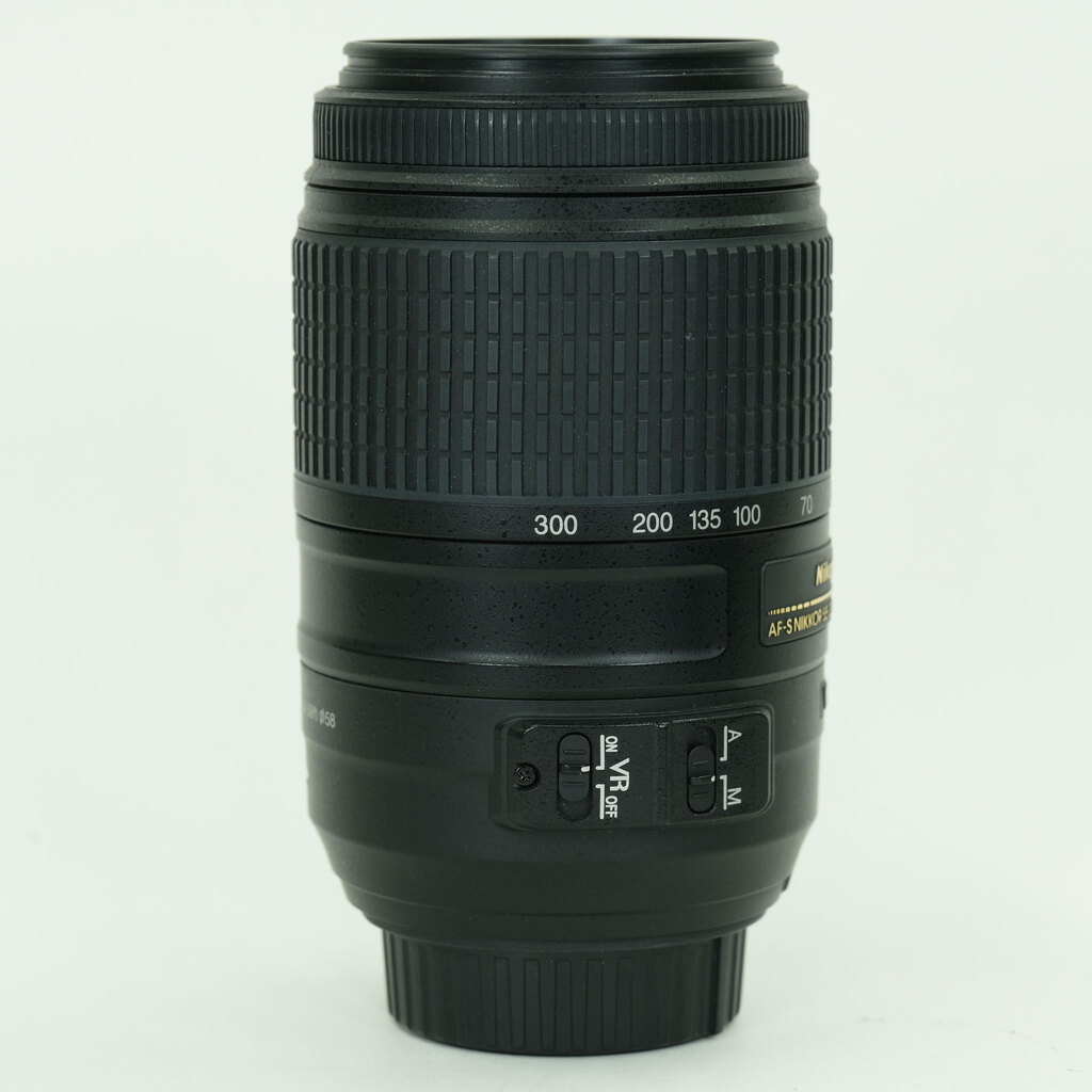 Nikon AF-S DX NIKKOR 55-300mm F4.5-5.6G ED VR Nikon AF-S DX NIKKOR 55-300mm F4.5-5.6G ED VR