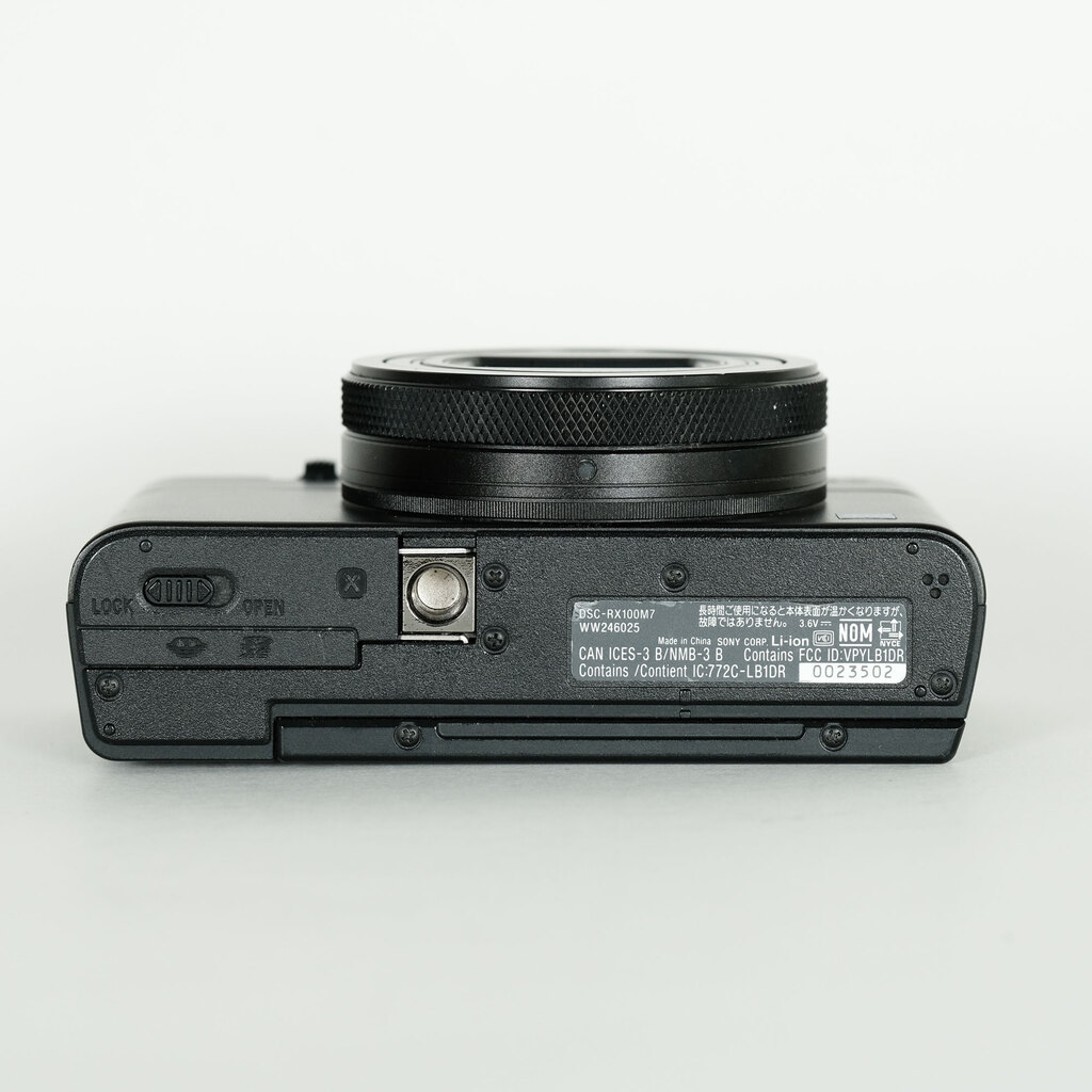 SONY Cyber-shot DSC-RX100M7