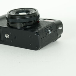 FUJIFILM X100F ブラック FUJIFILM X100F ブラック