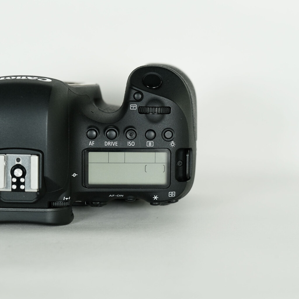 Canon EOS 6D Mark II Canon EOS 6D Mark II