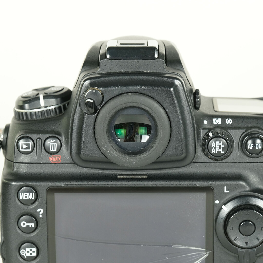 Nikon D700 ボディの出品 | ONE SCENE（ワンシーン）