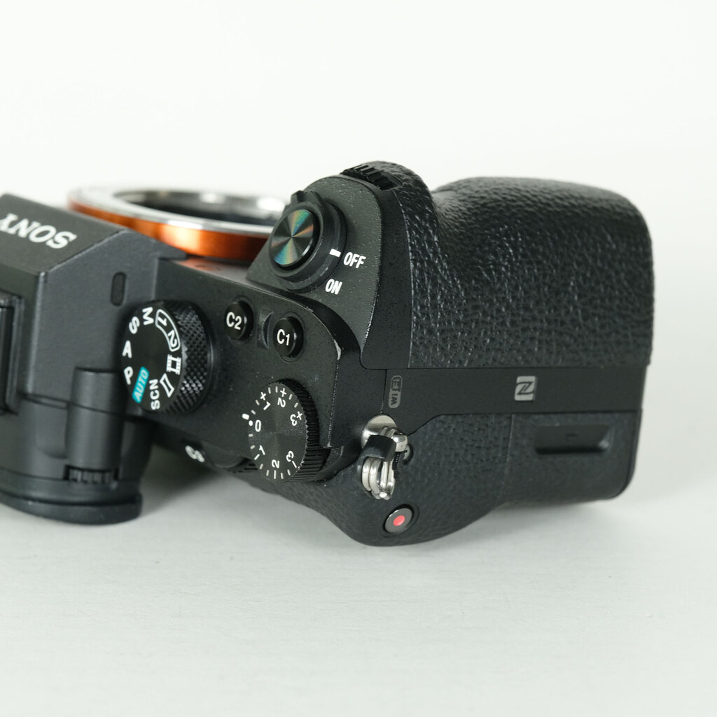 SONY α7 II（ILCE-7M2）の出品 | ONE SCENE（ワンシーン）