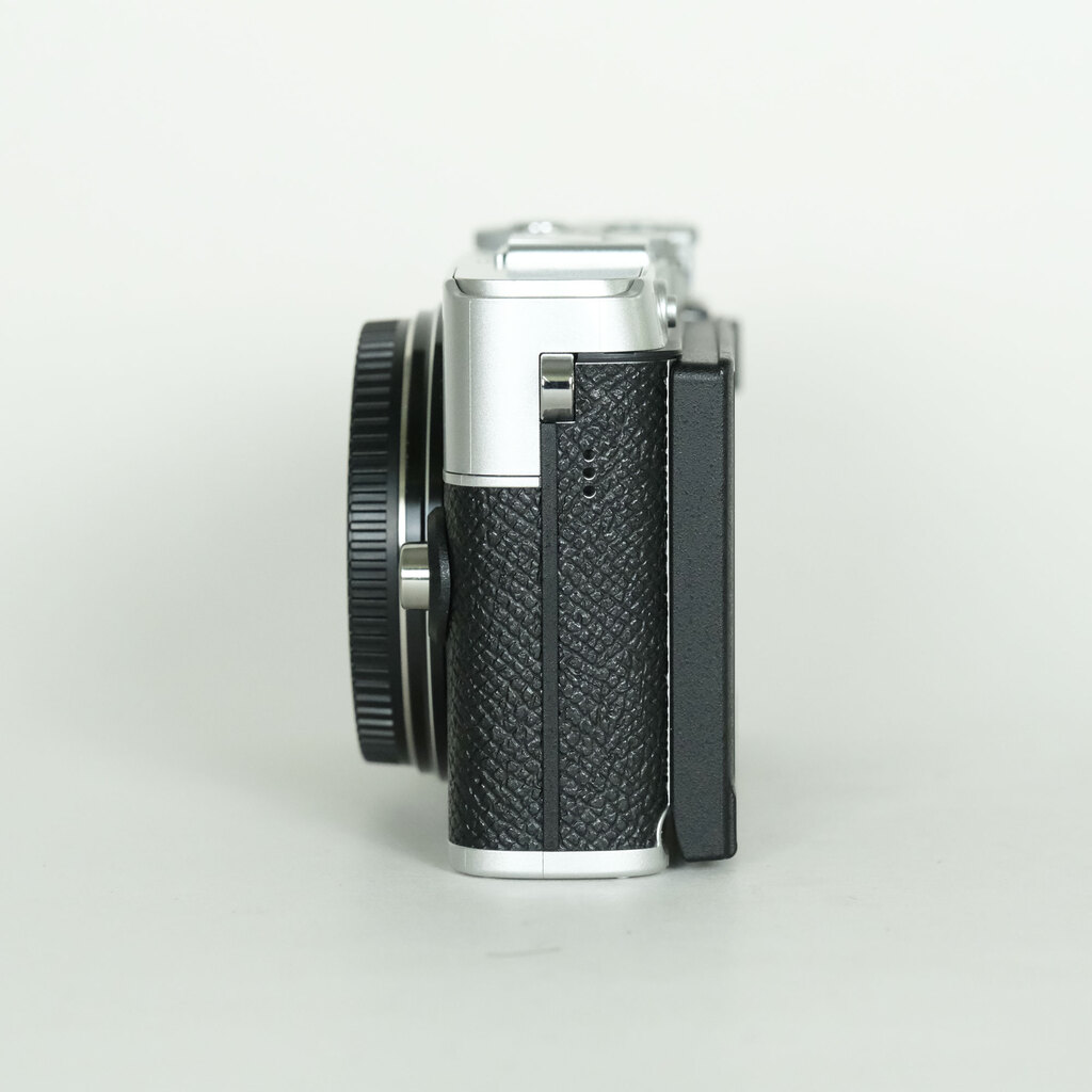 OLYMPUS PEN E-P7