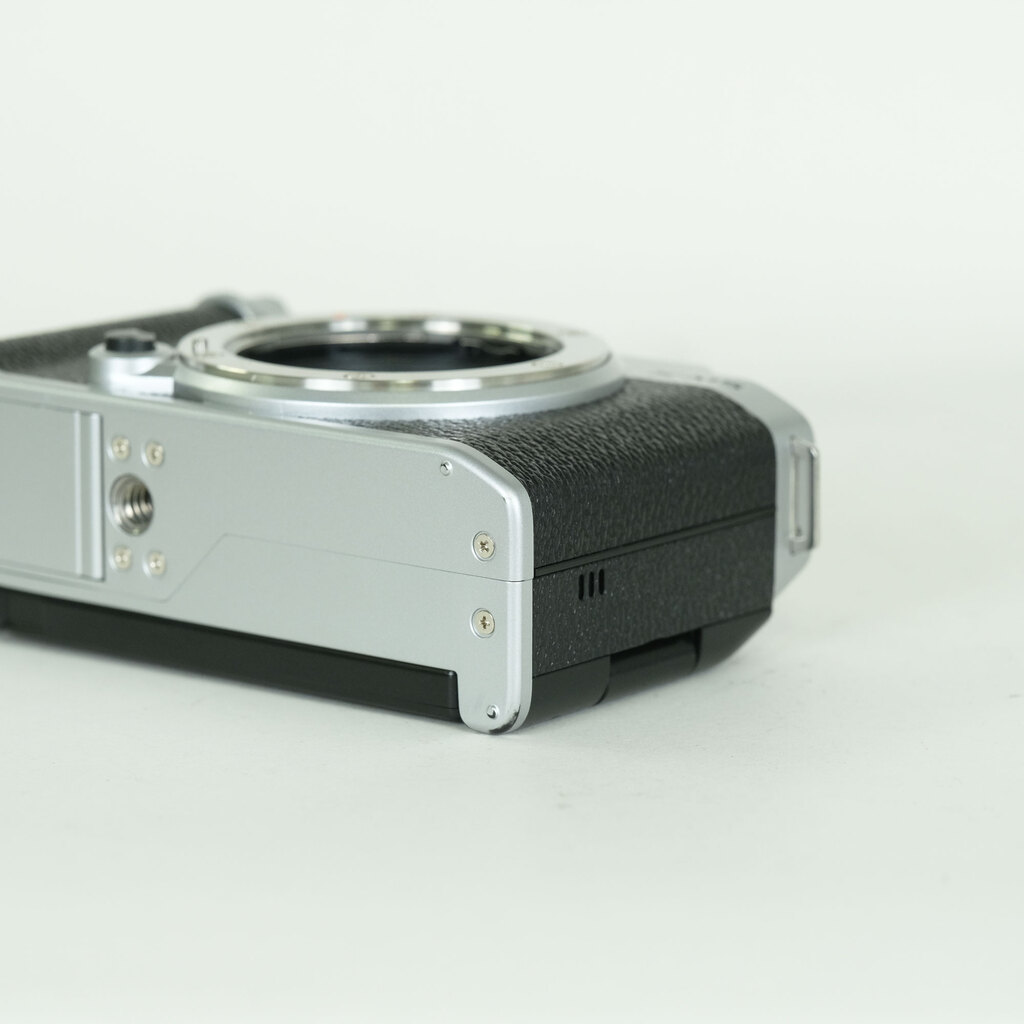 FUJIFILM X-M5