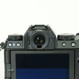 FUJIFILM X-S20