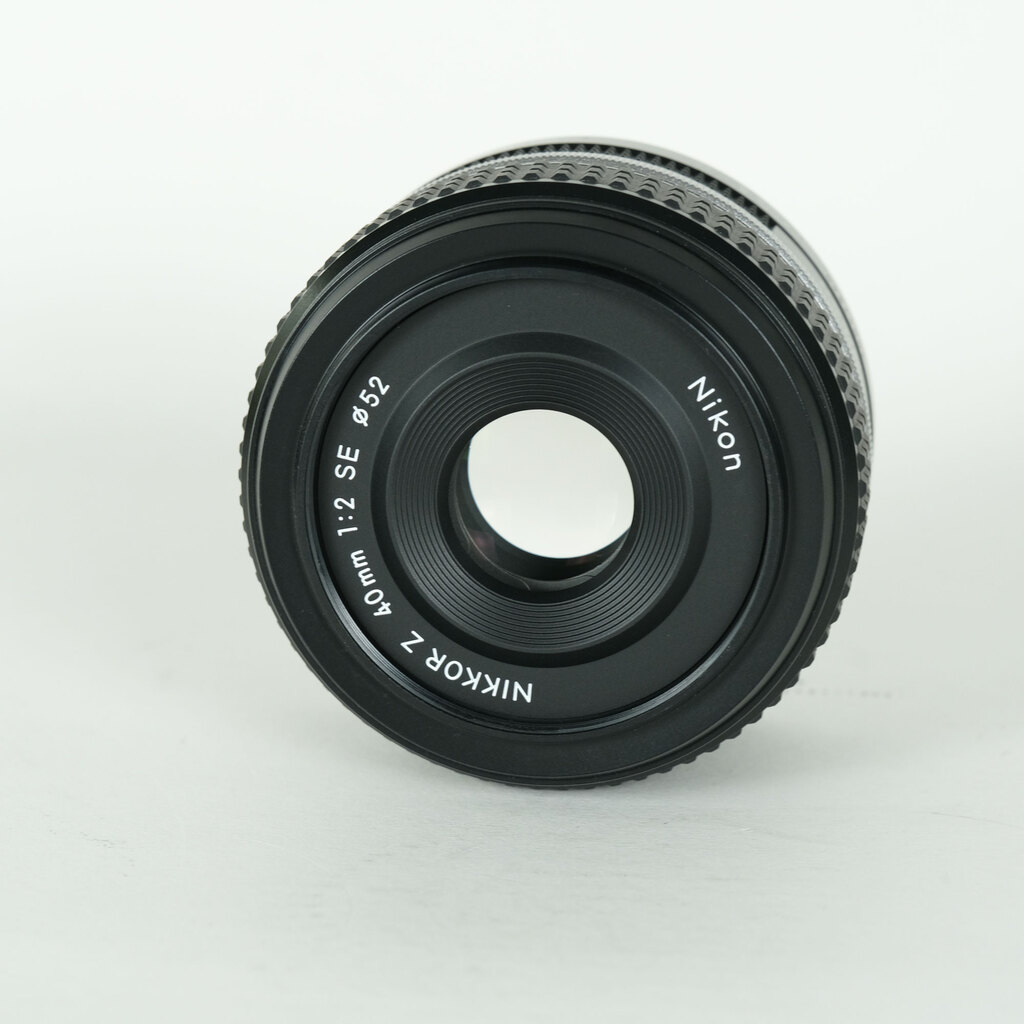 Nikon NIKKOR Z 40mm f/2 Nikon NIKKOR Z 40mm f/2