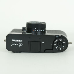 FUJIFILM X half X-HF1