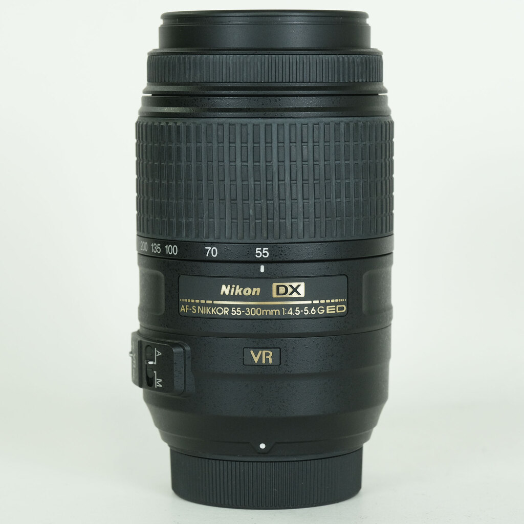 Nikon AF-S DX NIKKOR 55-300mm F4.5-5.6G ED VR Nikon AF-S DX NIKKOR 55-300mm F4.5-5.6G ED VR