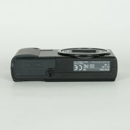 RICOH R8 Two-tone