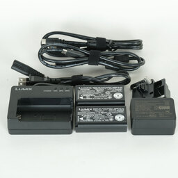 Panasonic LUMIX DC-S1 Panasonic LUMIX DC-S1