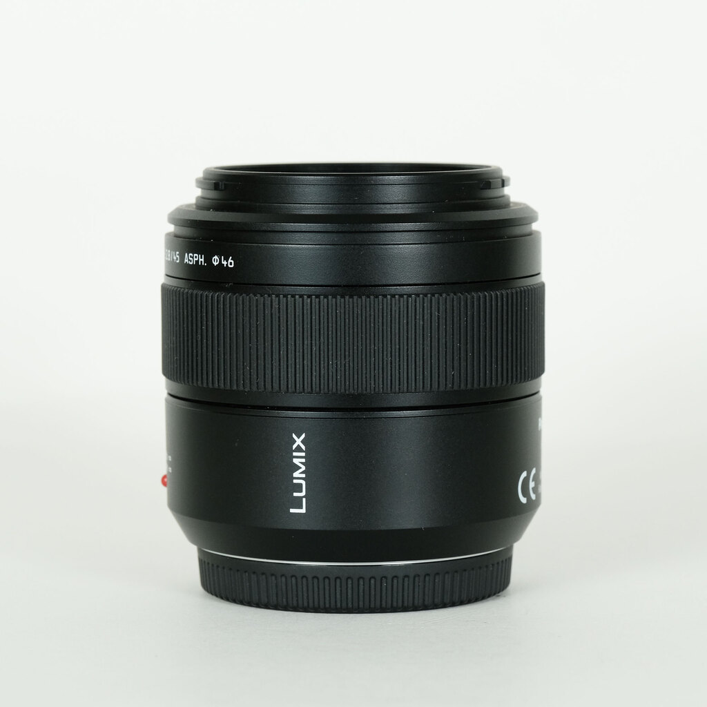 Panasonic LEICA DG MACRO-ELMARIT 45mm F2.8 ASPH. MEGA O.I.S.