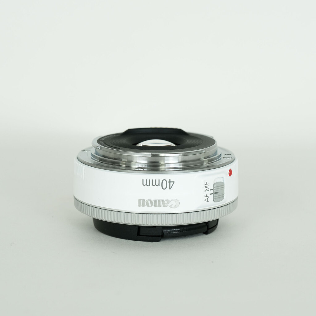 Canon EF40mm F2.8 STM ホワイト Canon EF40mm F2.8 STM ホワイト