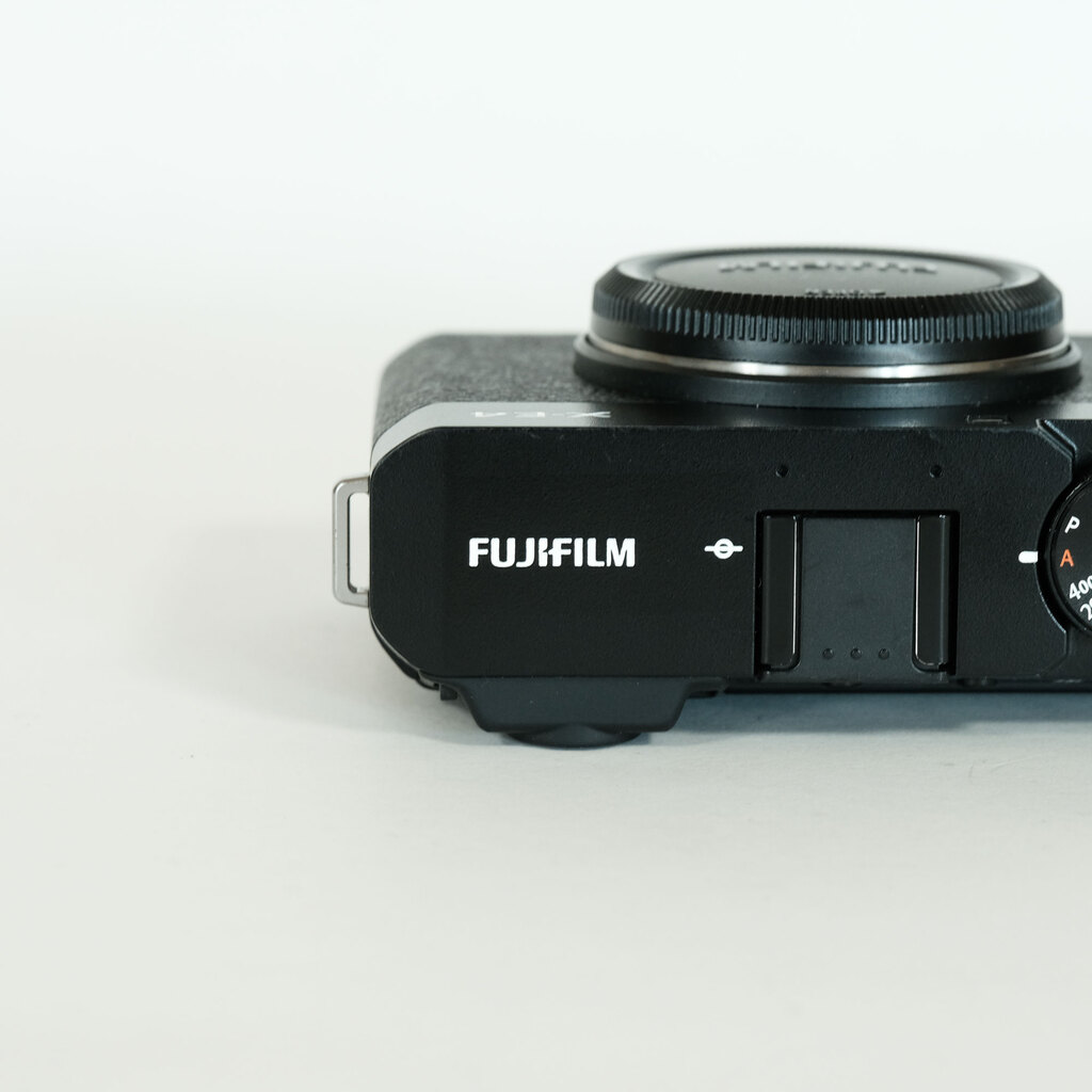 FUJIFILM X-E4