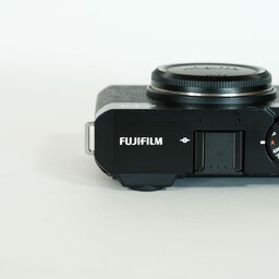 FUJIFILM X-E4