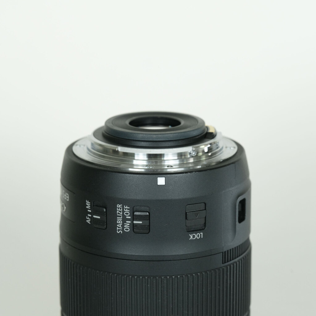 Canon EF-S18-135mm F3.5-5.6 IS USM Canon EF-S18-135mm F3.5-5.6 IS USM