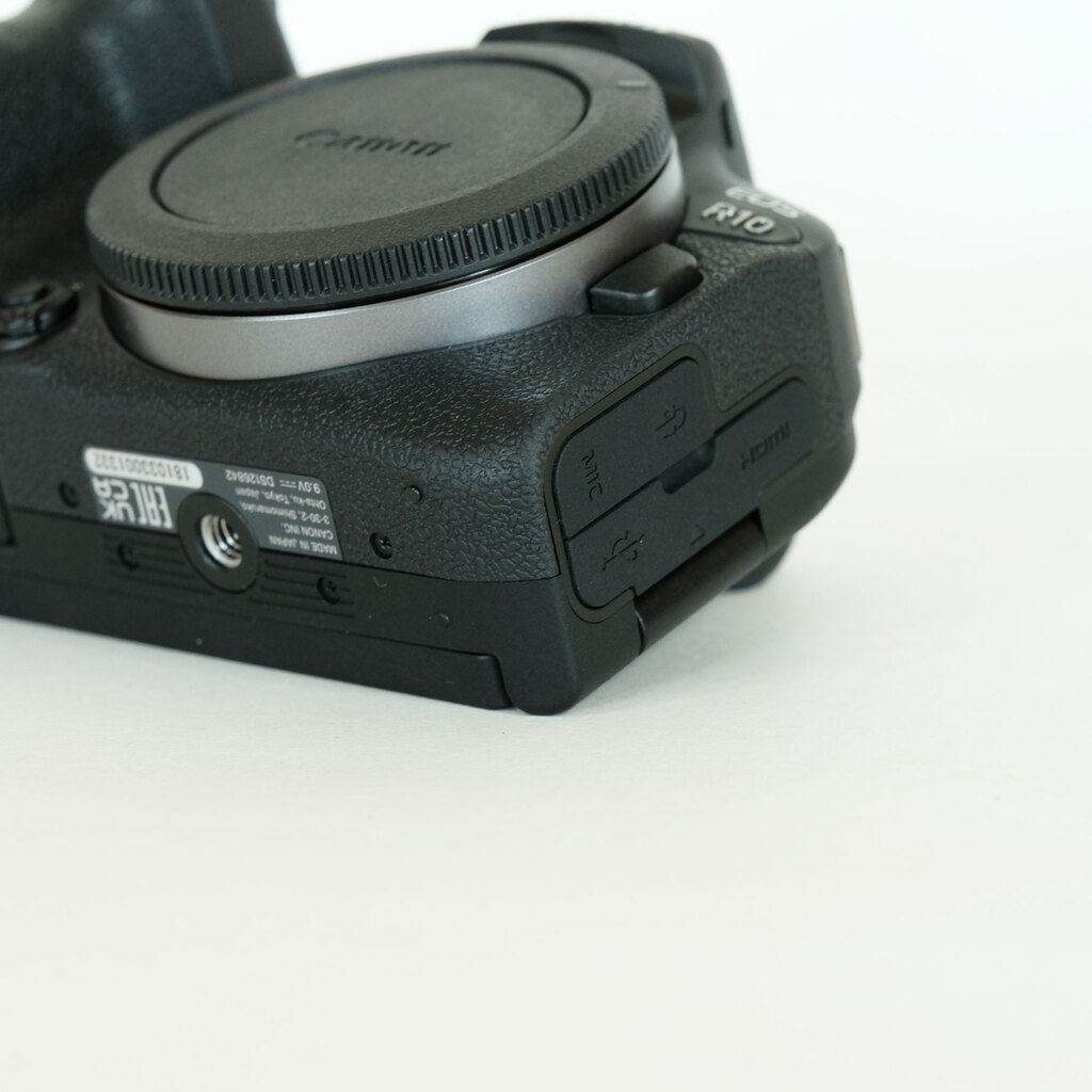 Canon EOS R10