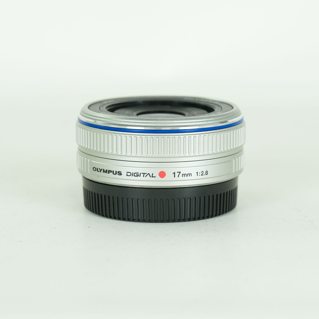 OLYMPUS M.ZUIKO DIGITAL 17mm F2.8 シルバー