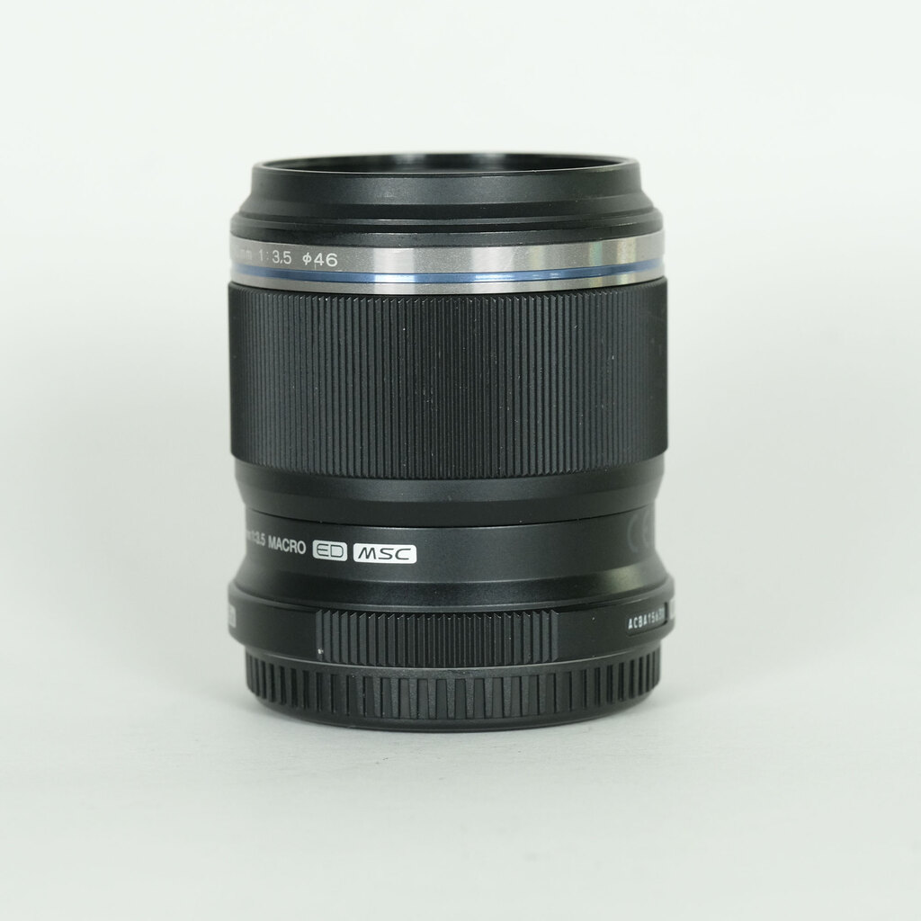 OLYMPUS M.ZUIKO DIGITAL ED 30mm F3.5 Macro OLYMPUS M.ZUIKO DIGITAL ED 30mm F3.5 Macro