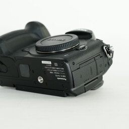 Panasonic LUMIX DC-GH5S Panasonic LUMIX DC-GH5S