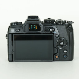 OLYMPUS OM-D E-M1 Mark II