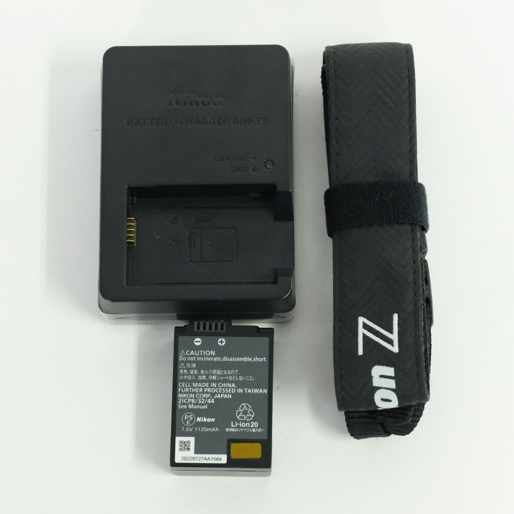 Nikon Z fc ボディ シルバー プレミアムエクステリア張替済み