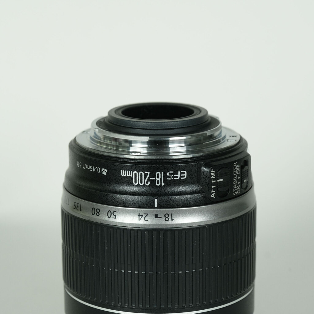 Canon EF-S18-200mm F3.5-5.6 ISの出品 | ONE SCENE（ワンシーン）