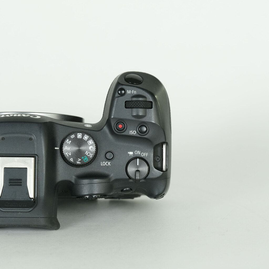 Canon EOS R7 Canon EOS R7