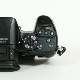 Panasonic LUMIX DMC-GH4