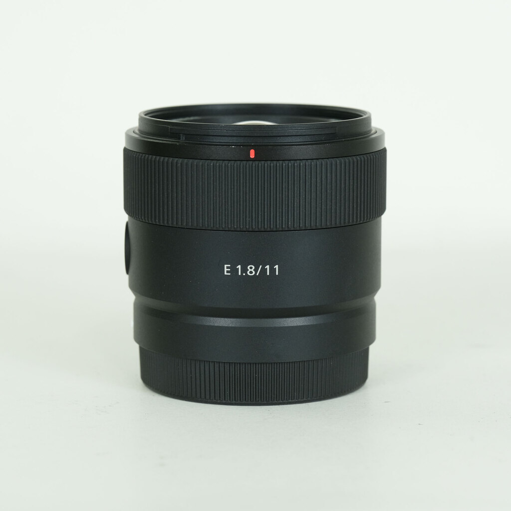 SONY E 11mm F1.8 SEL11F18