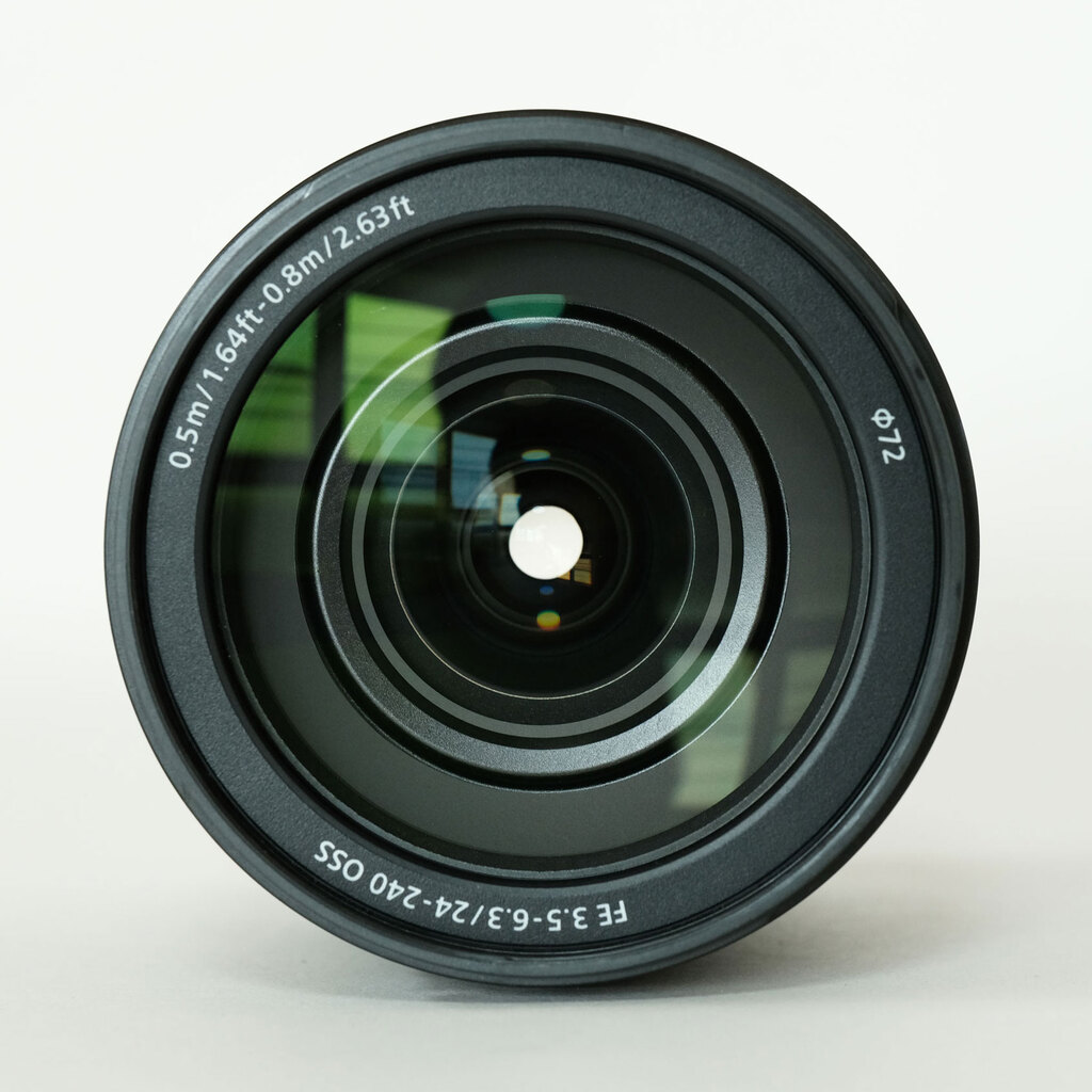 SONY FE 24-240mm F3.5-6.3 OSS SEL24240