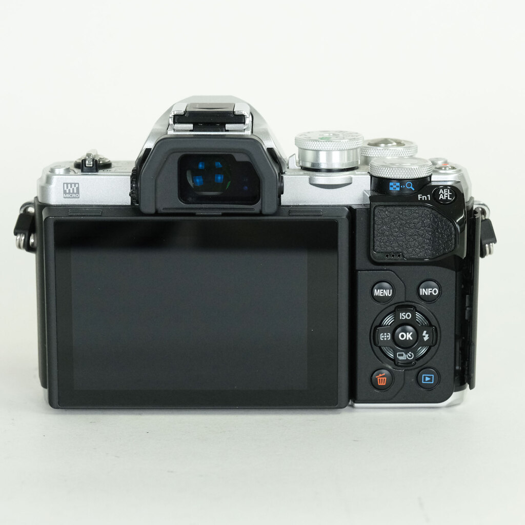 OLYMPUS OM-D E-M10 Mark III