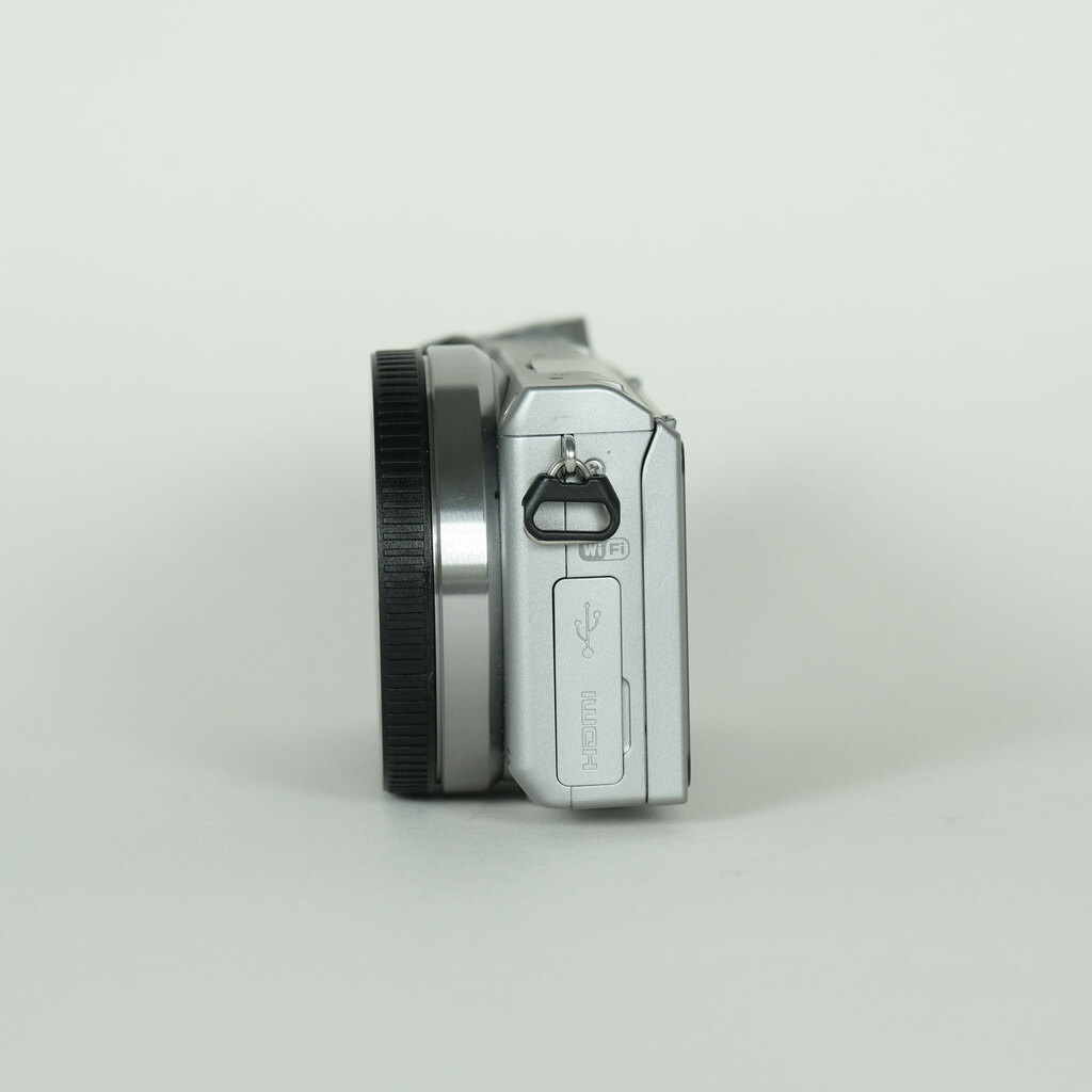 SONY α NEX-5R ボディ シルバーの出品 | ONE SCENE（ワンシーン）