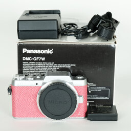 Panasonic LUMIX DMC-GF7 ボディ ピンク