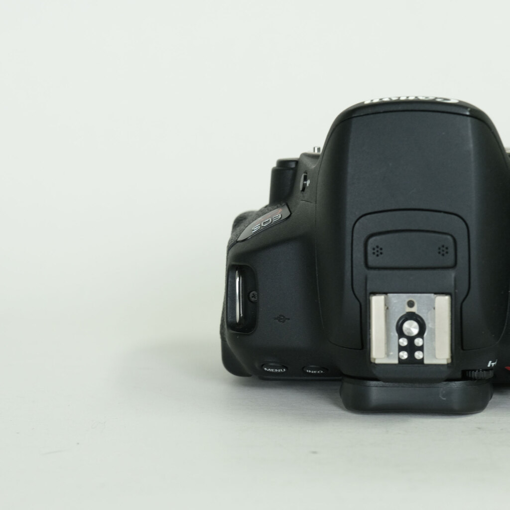 Canon EOS Kiss X7i