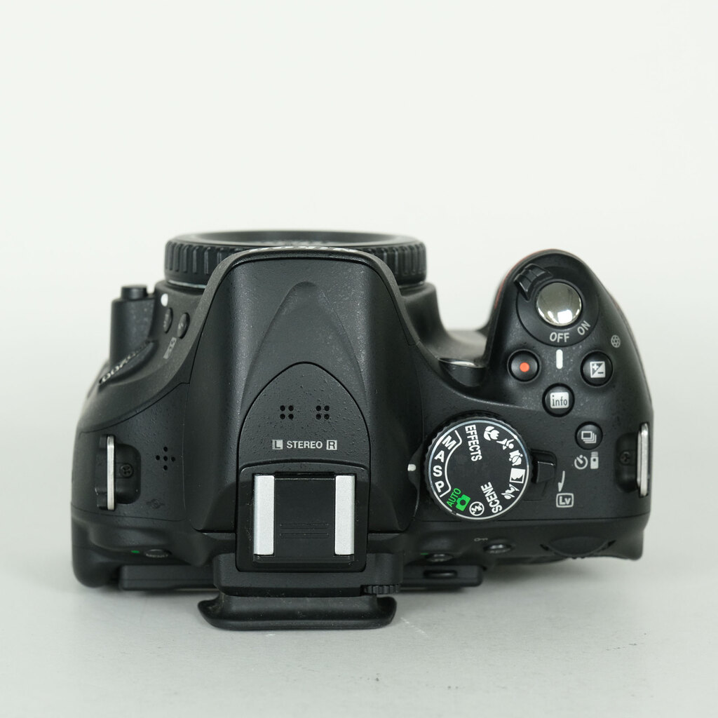 Nikon D5200 ボディ ブラックの出品 | ONE SCENE（ワンシーン）
