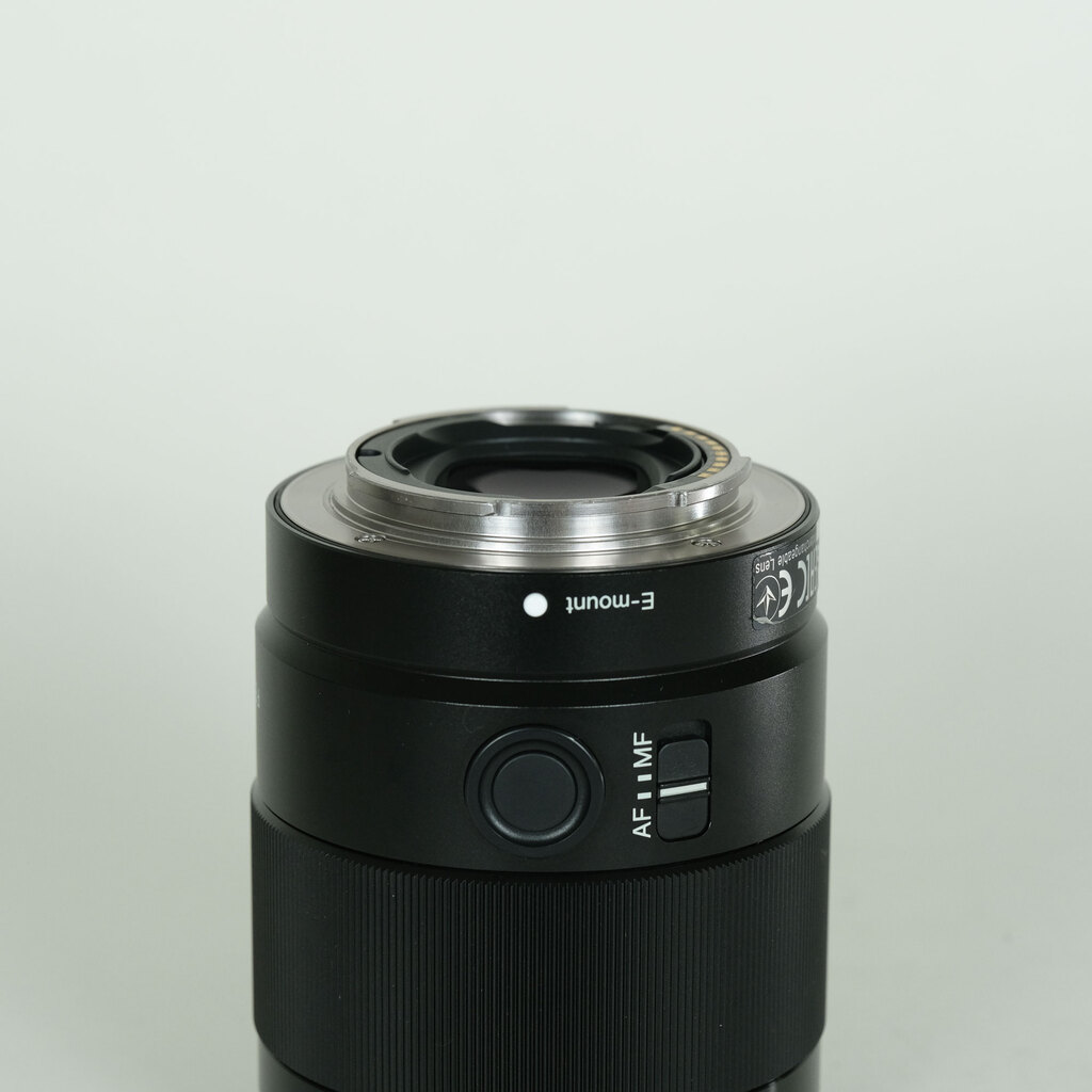 SONY FE 35mm F1.8 SEL35F18F SONY FE 35mm F1.8 SEL35F18F