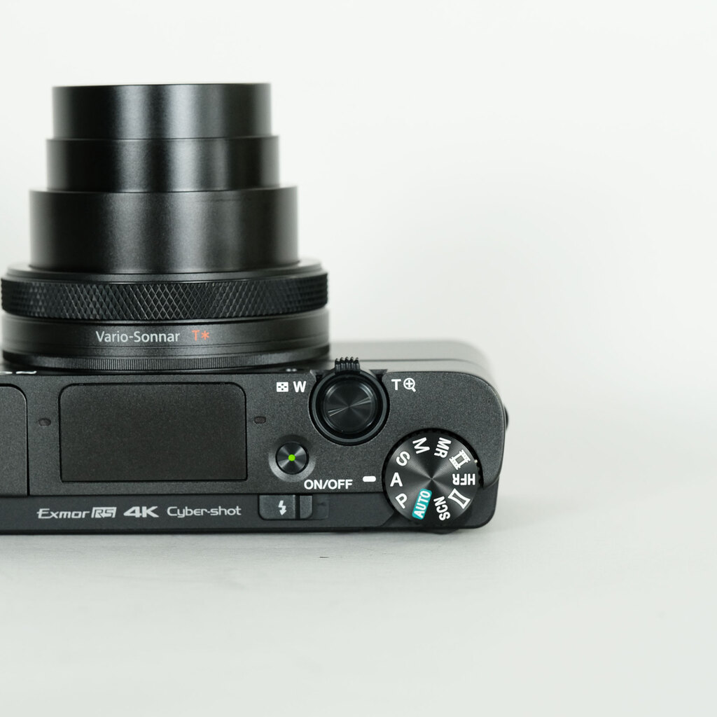 SONY Cyber-shot DSC-RX100M7