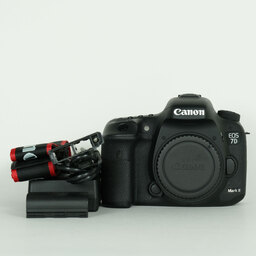 Canon EOS 7D Mark II Canon EOS 7D Mark II