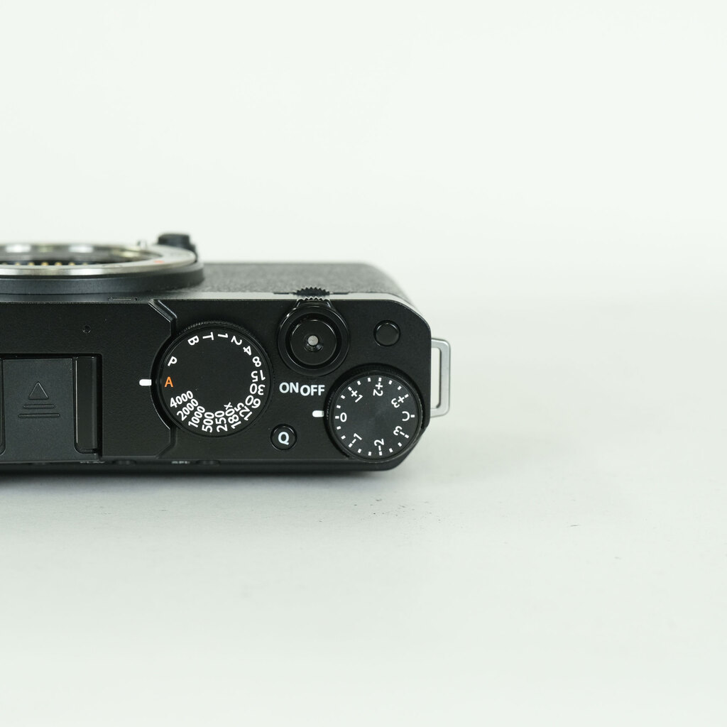 FUJIFILM X-E4