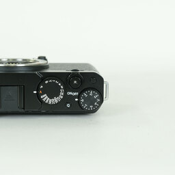 FUJIFILM X-E4