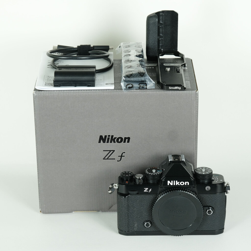 Nikon Z f [�{�f�B]