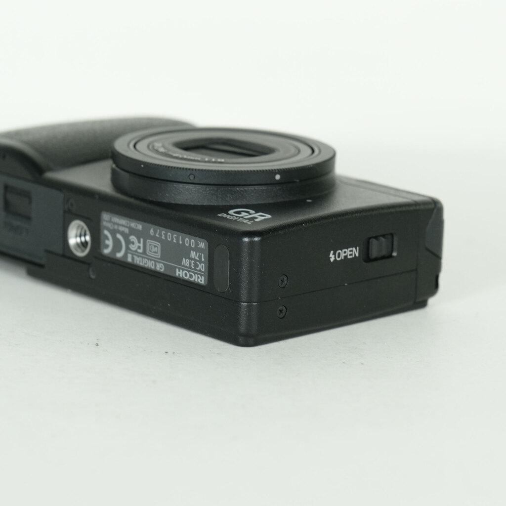 RICOH GR DIGITAL IIIの出品 | ONE SCENE（ワンシーン）