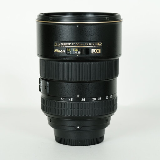 Nikon AF-S DX Zoom-Nikkor 17-55mm f/2.8G IF-ED Nikon AF-S DX Zoom-Nikkor 17-55mm f/2.8G IF-ED