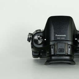 Panasonic LUMIX DMC-GH4