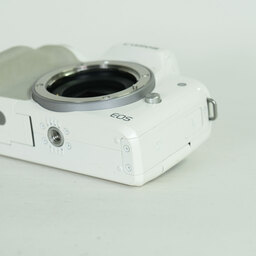 Canon EOS Kiss M