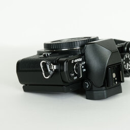 OLYMPUS OM-D E-M10 Mark II OLYMPUS OM-D E-M10 Mark II