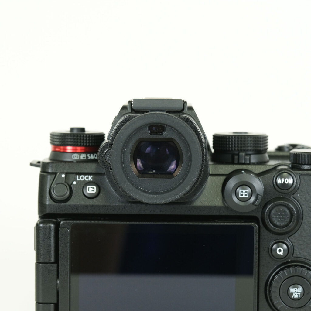 Panasonic LUMIX DC-S1M2ES ボディ